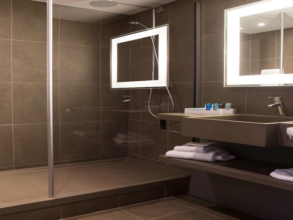 Superior Room, 1 Queen Bed (Premium) - Photo 10