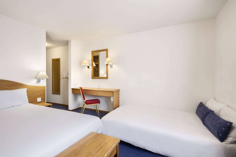 Family Room, Multiple Beds, Non Smoking - Photo 1