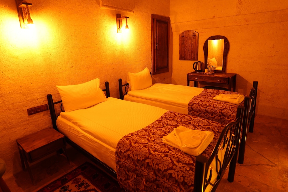 Standard Twin Room - Photo 1
