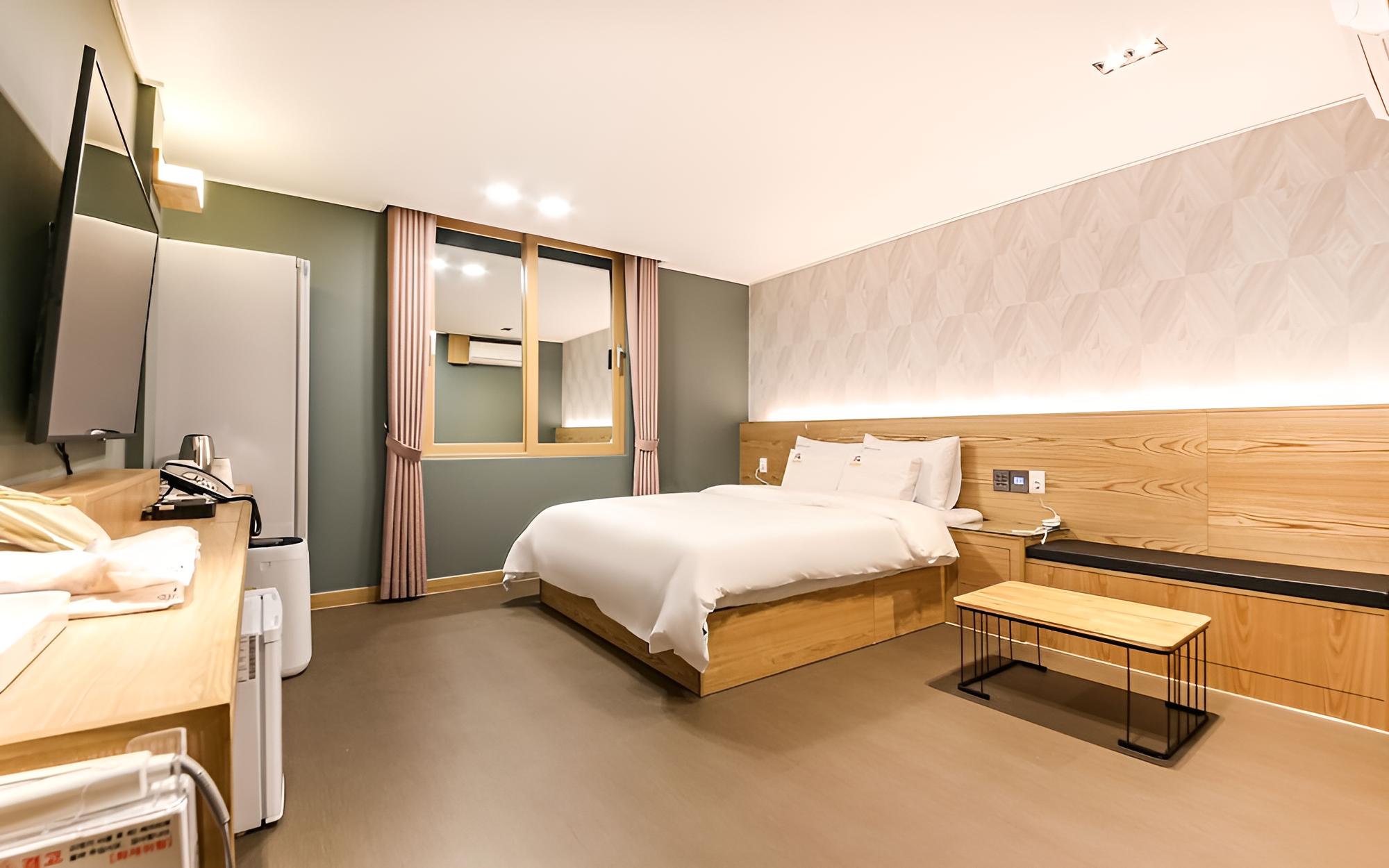Room (Deluxe King (Ace Bed-Highest-end hybr) photo 2