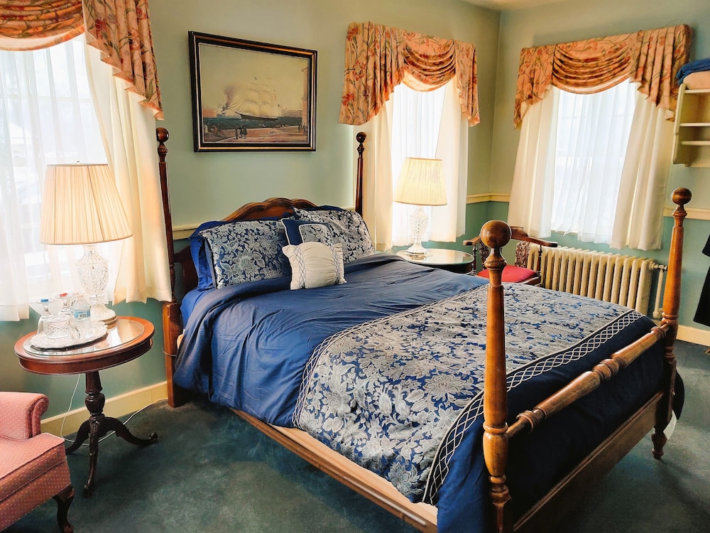 Deluxe Room, 1 Queen Bed - Photo 1