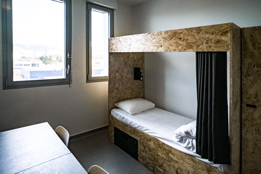Triple Room with Ensuite Bathroom - Photo 3
