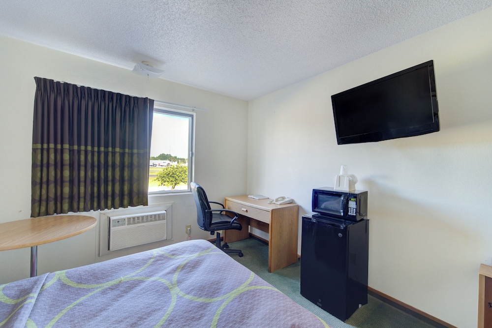 Room, 2 Double Beds, Smoking - Photo 4