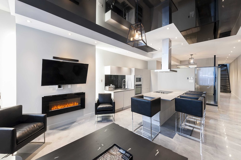 Suite, 2 Bedrooms (1304)