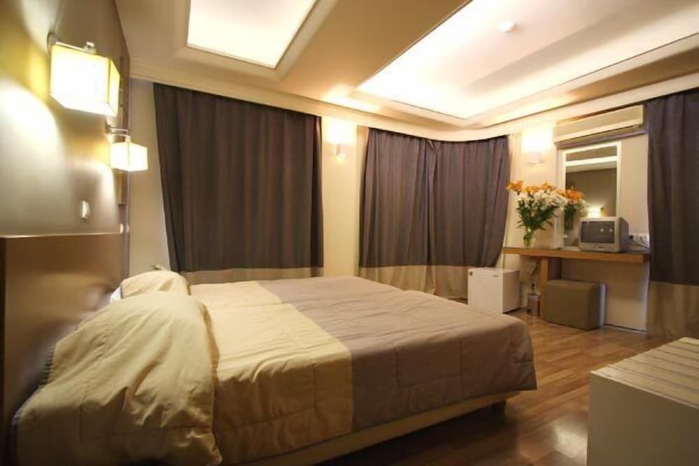Double or Twin Room photo 3