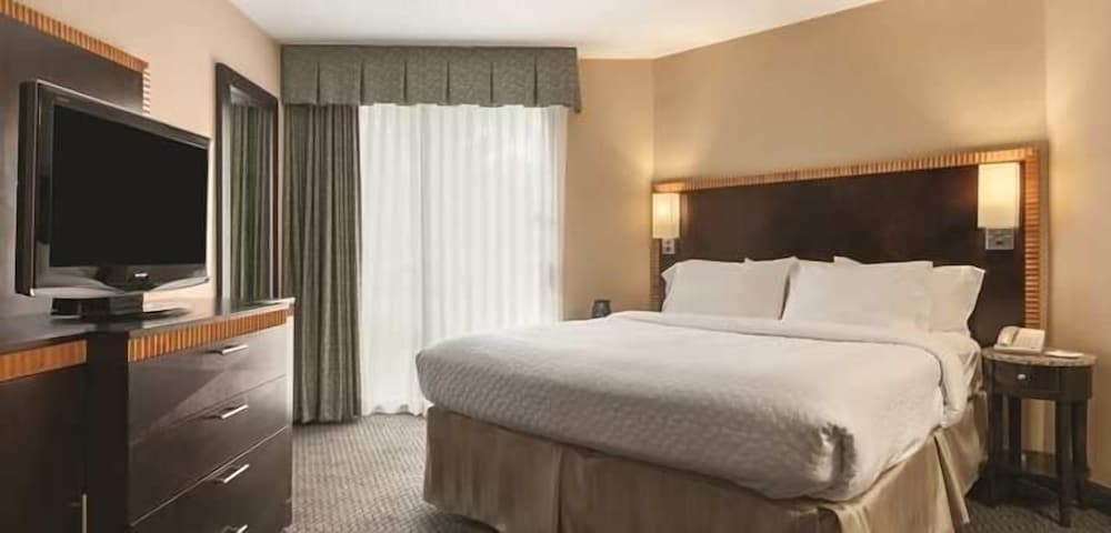 Suite, 1 King Bed, Non Smoking, Allergy Friendly - Photo 2