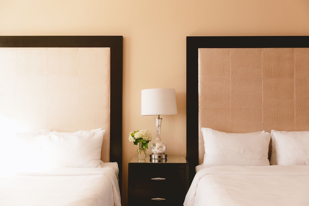 Suite, 2 Queen Beds - Photo 1