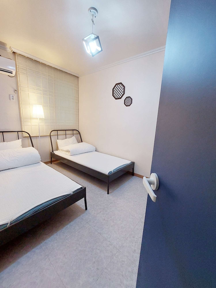 Basic Twin Room