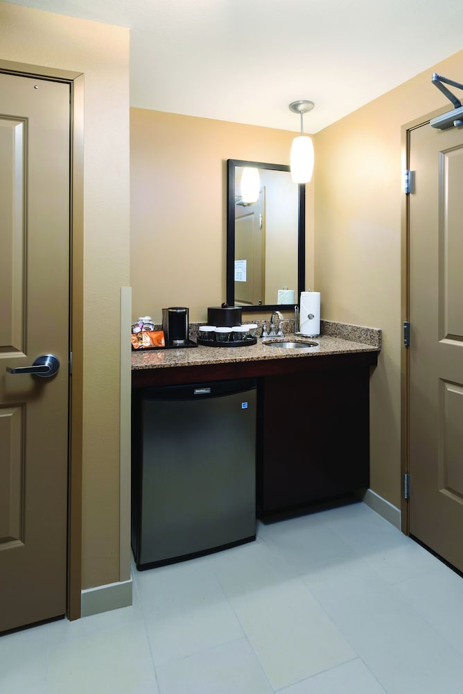 Classic Room, 2 Queen Beds, Accessible (Walkout)