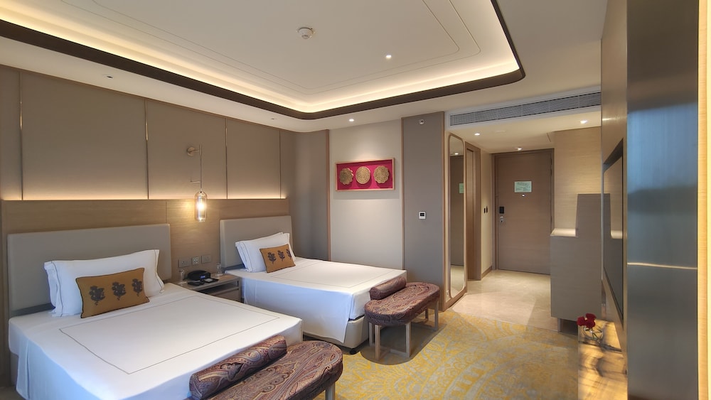 Luxury Grande Twin Room, Lake View - Photo 5