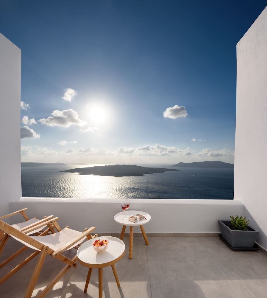Suite, Balcony (Caldera View) - Photo 4