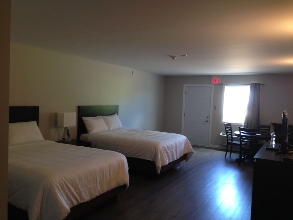 Room, 2 Queen Beds photo 2