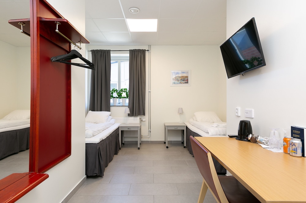 Economy Double Room, 1 Bedroom, Shared Bathroom photo 1