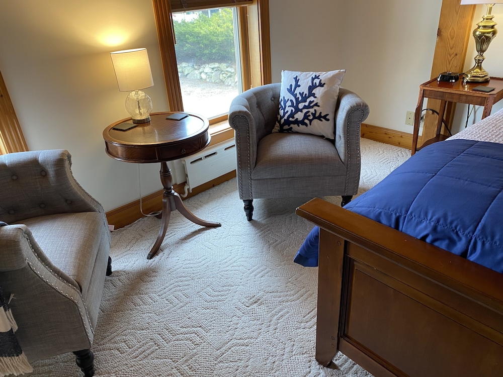 Room, 1 King Bed, Jetted Tub, Bay View (Captain's Quarters) photo 3