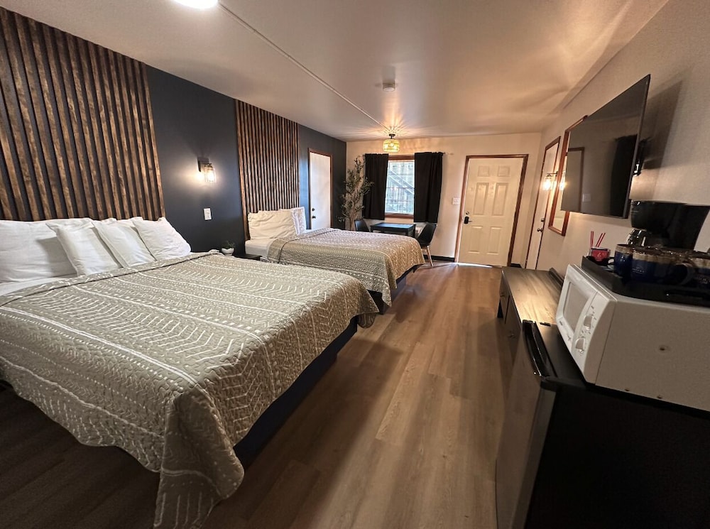 Superior Quadruple Room, Ensuite (1st Floor)