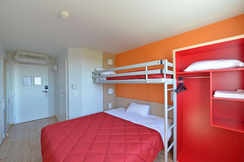 Standard Room, Multiple Beds photo 2