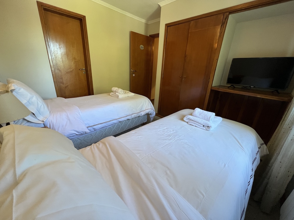 Basic Room, 2 Twin Beds photo 2