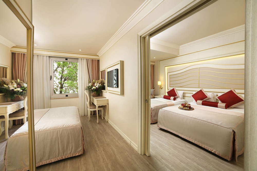 Family Room, Multiple Bedrooms, Allergy Friendly, City View photo 3