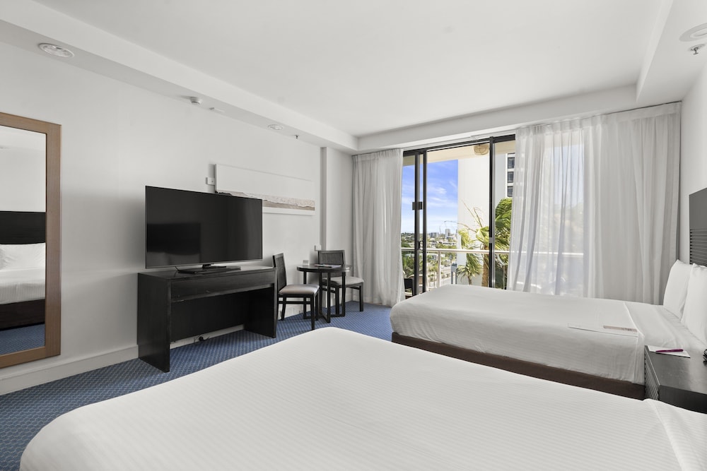 Standard Room, 2 Double Beds, Pool View - Photo 5