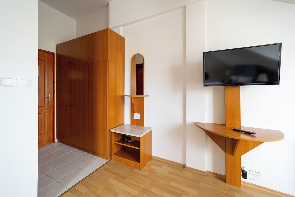 Classic Apartment photo 2