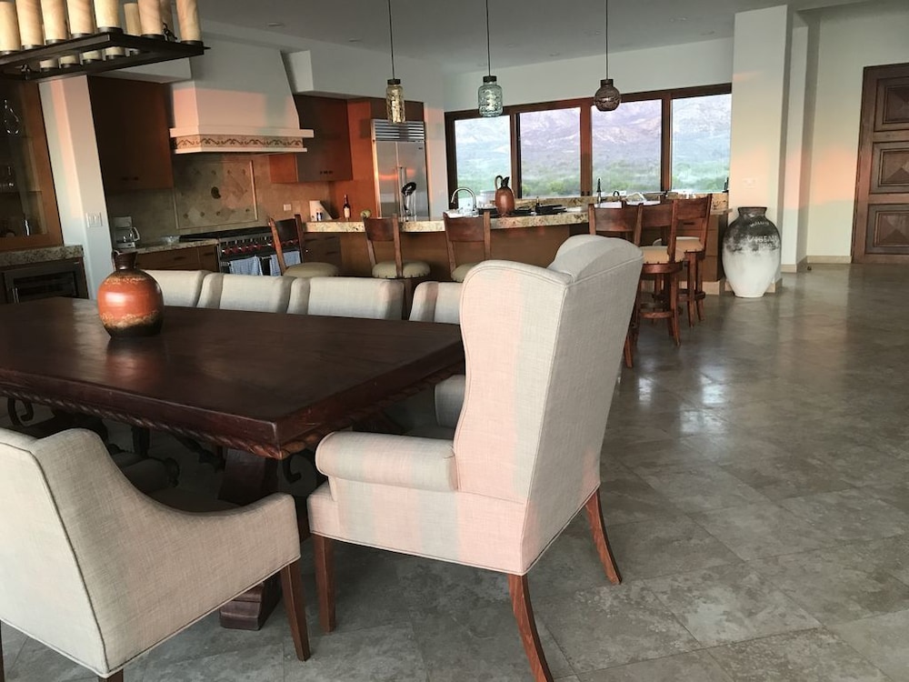 Luxury Villa (4 Bedrooms) photo 3