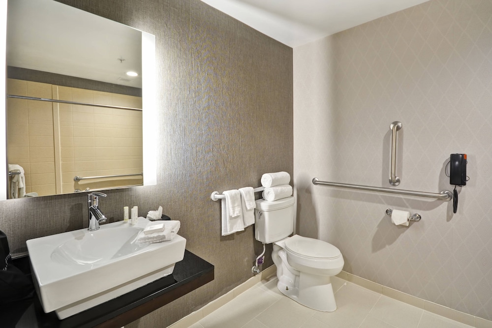 Suite, Multiple Beds - Photo 8