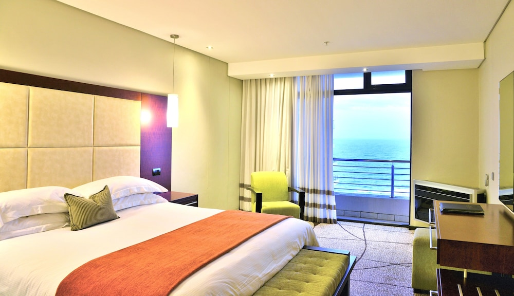 Suite, 1 King Bed (Ambassador)