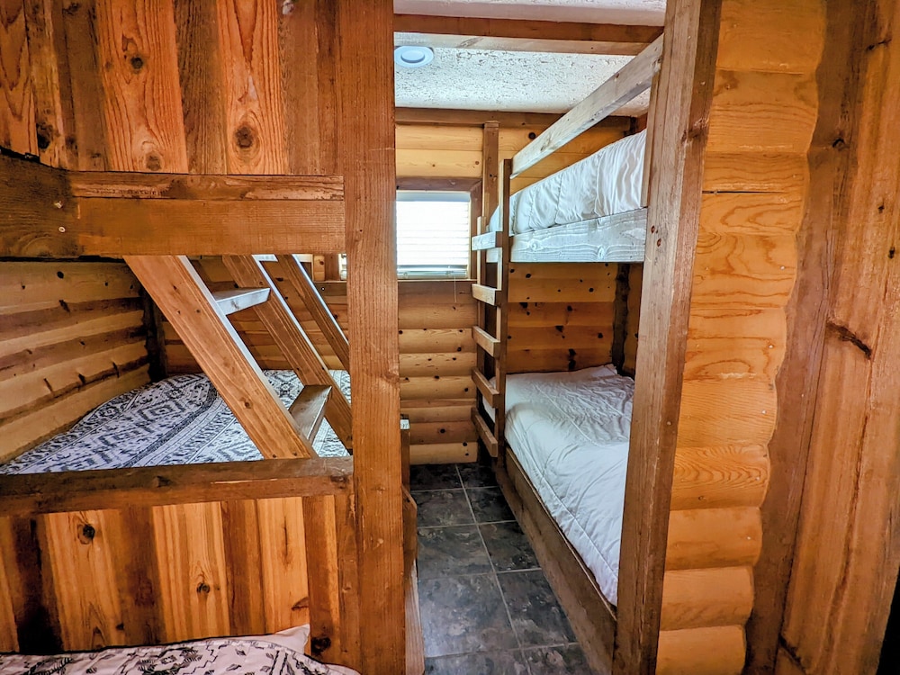 Cabin, Pets Allowed, Lake View photo 2