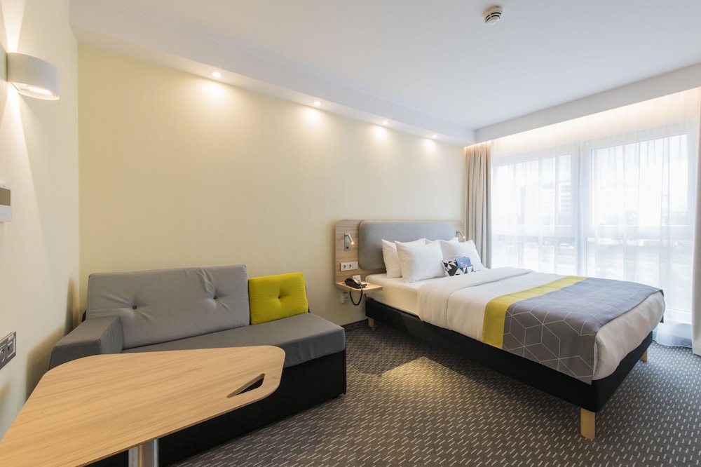 Standard Room, 1 Double Bed with Sofa bed (Free Breakfast) - Photo 4