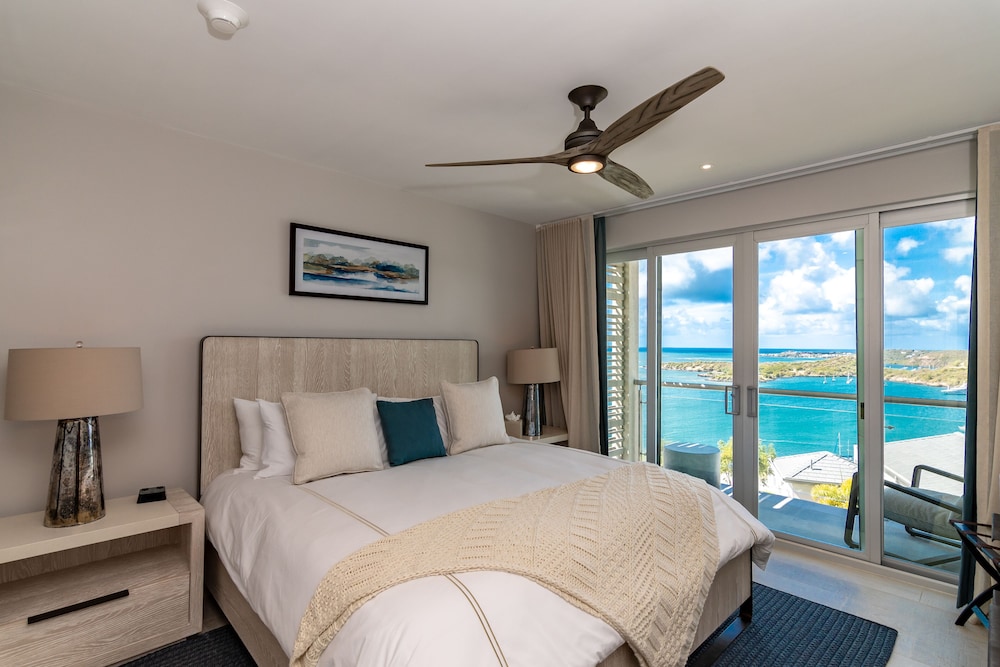 Garden View Queen Bed