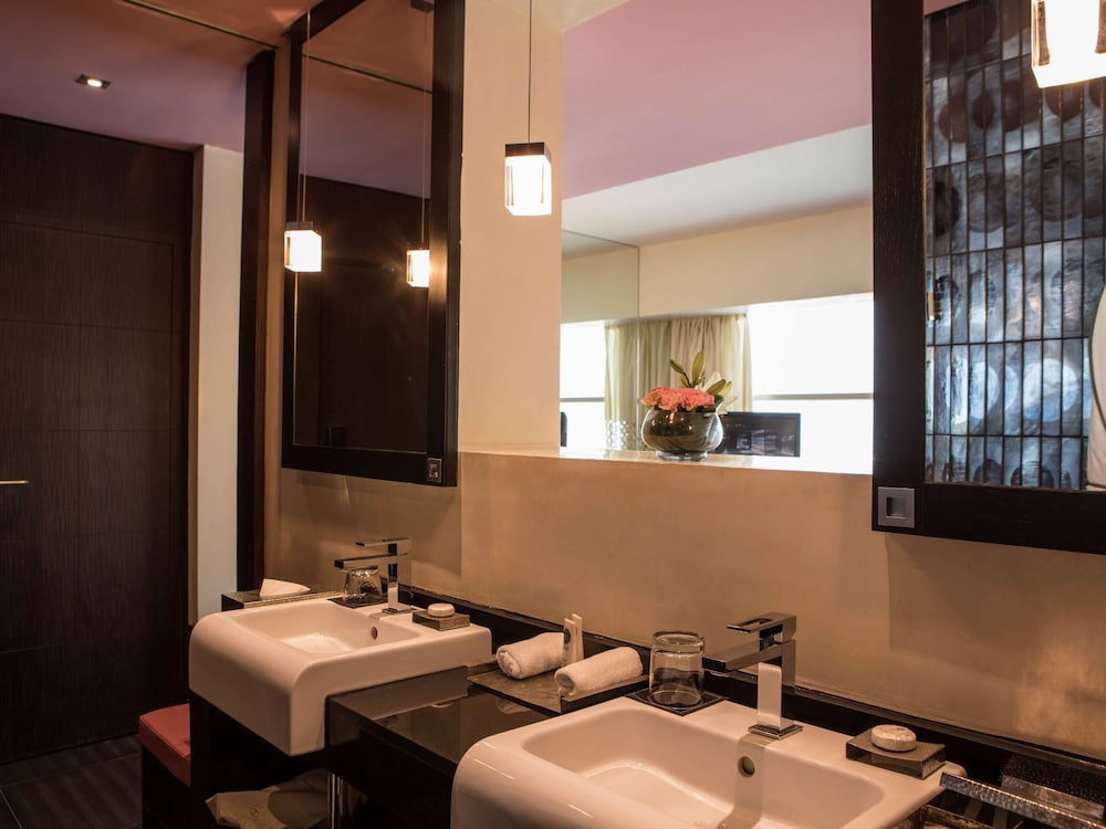 Superior Room, 2 Twin Beds, City View - Photo 7