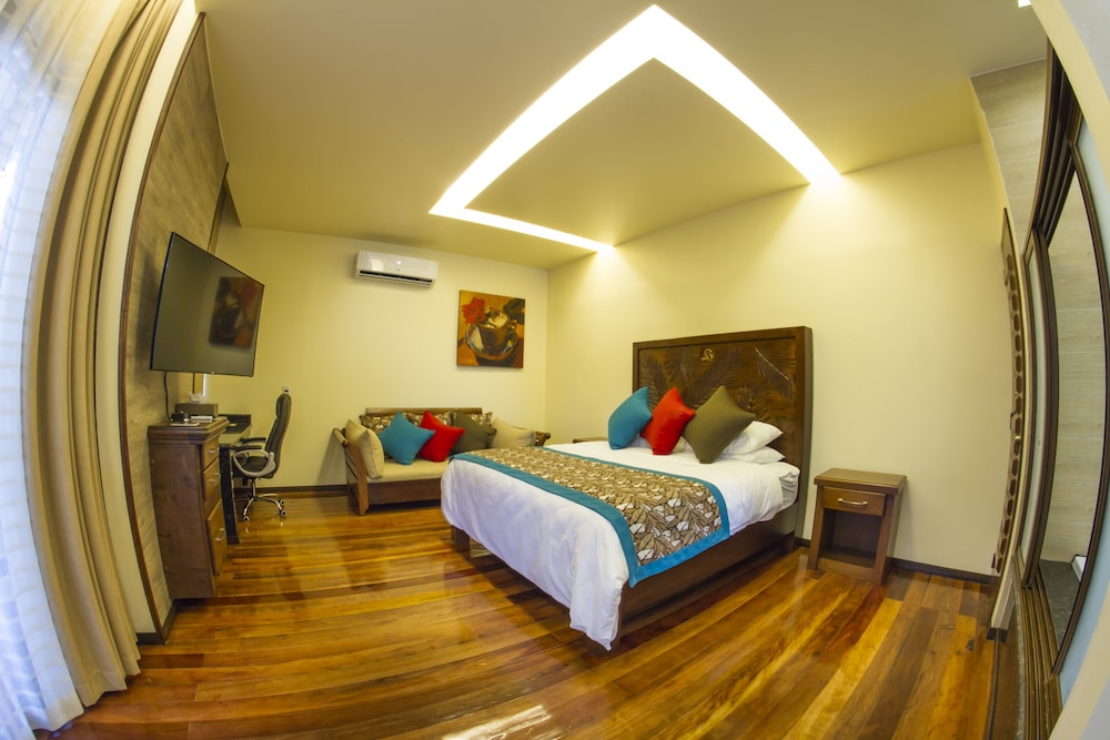 Junior Suite - Photo 12