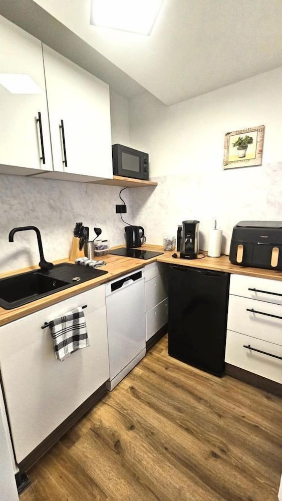 Business Apartment, 1 King Bed, Non Smoking, Kitchen
