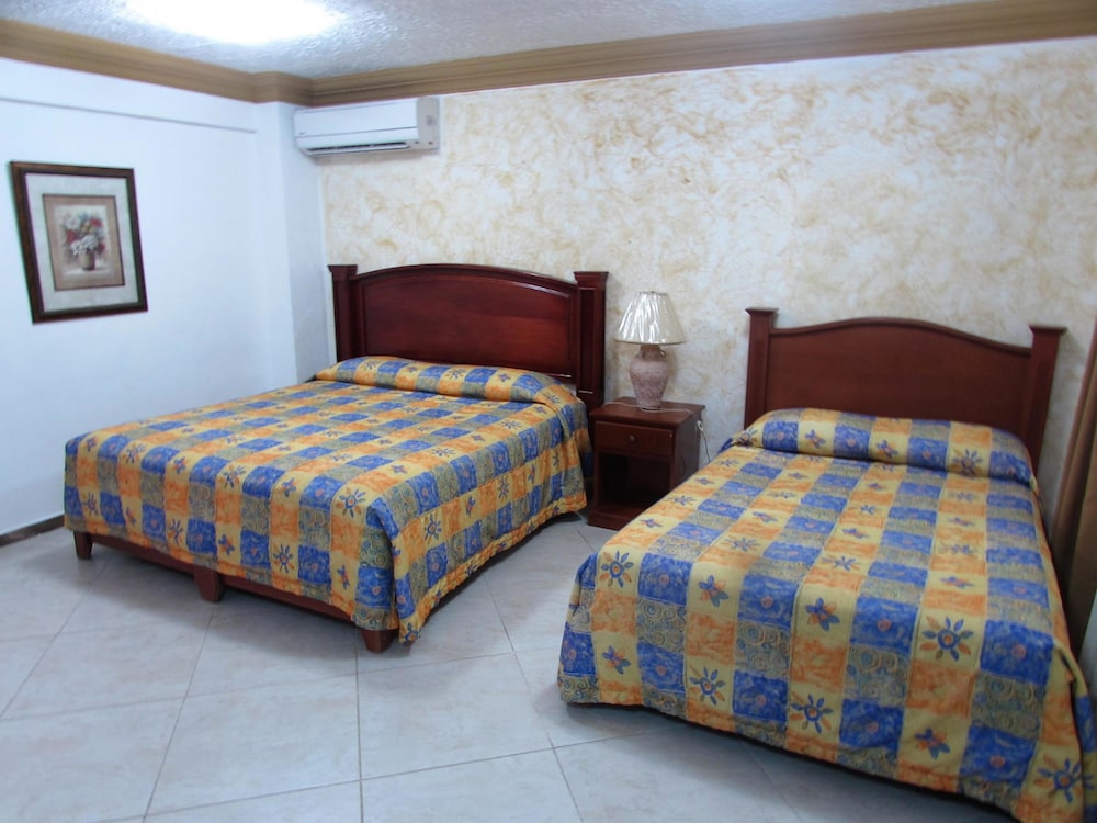 Room, Multiple Beds photo 1