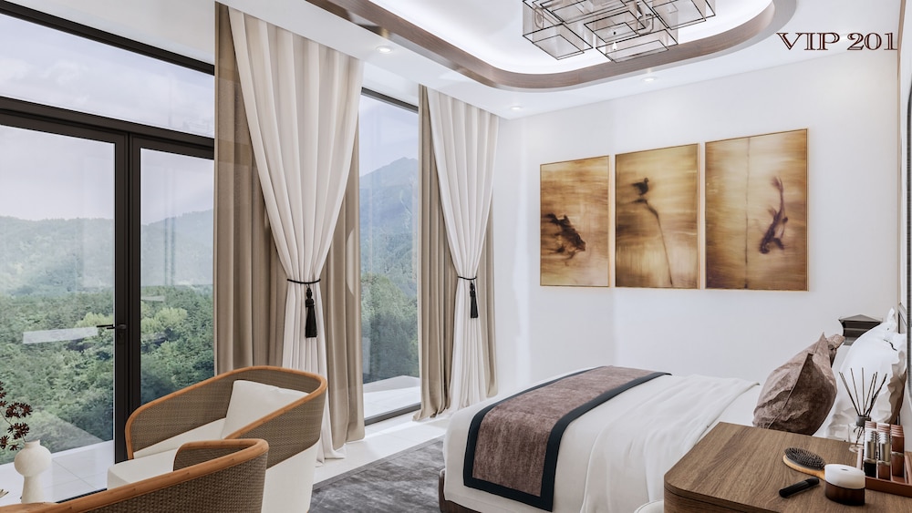 Suite, Balcony, Mountain View