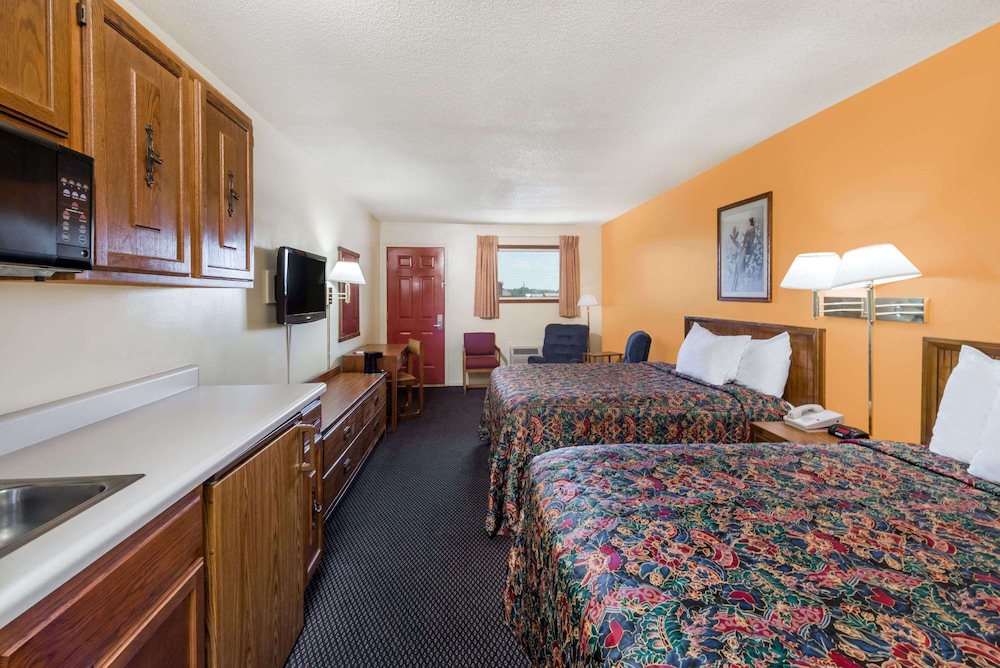 Executive Suite, 1 King Bed - Photo 3