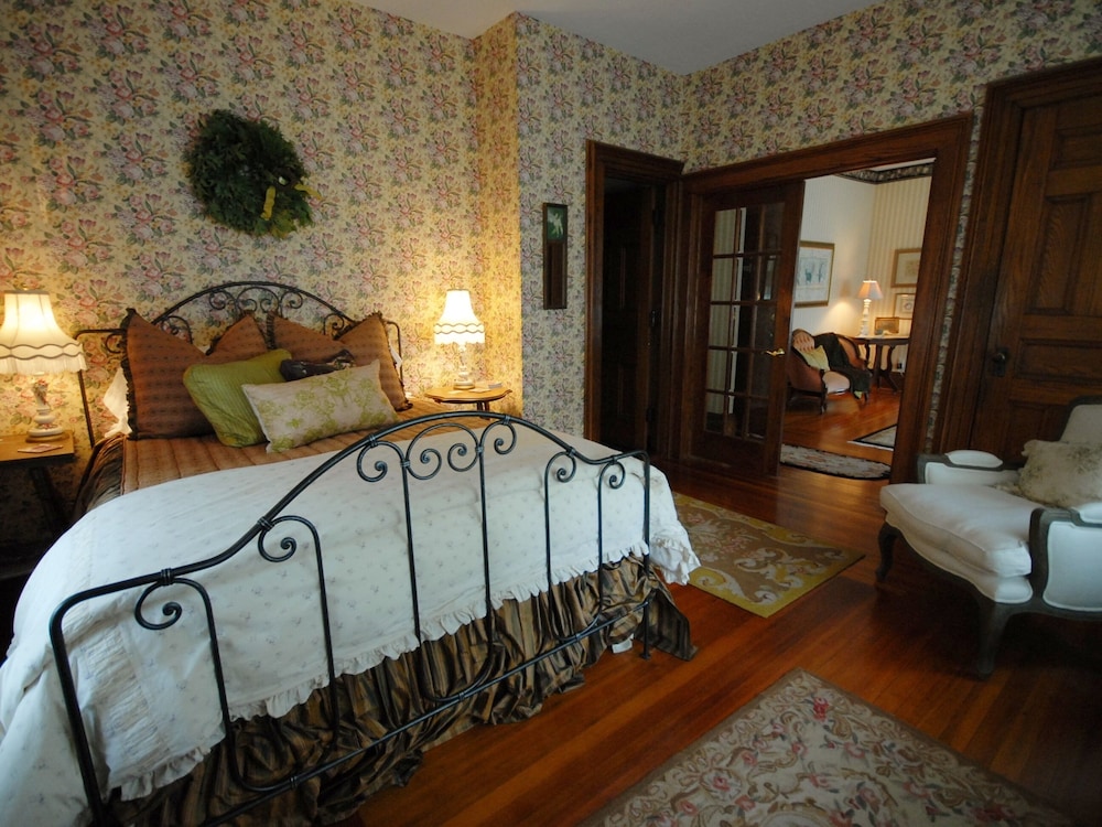 Standard Double Room, Ensuite (Hydrangea Suite)