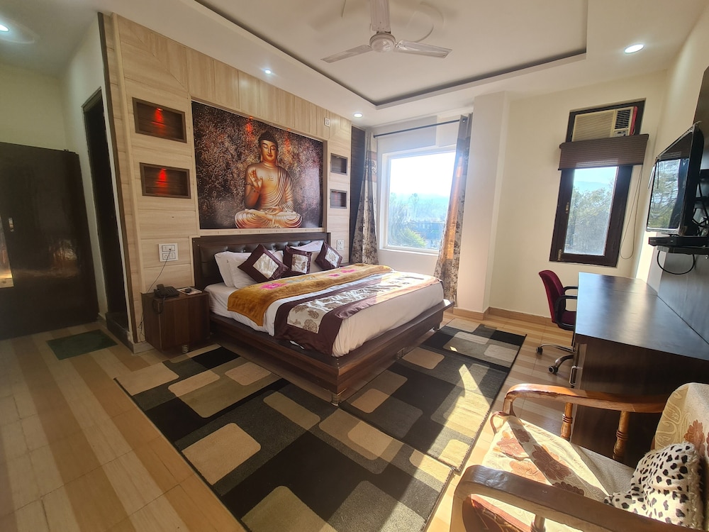 Deluxe Double Room, 1 Double Bed, Non Smoking photo 2