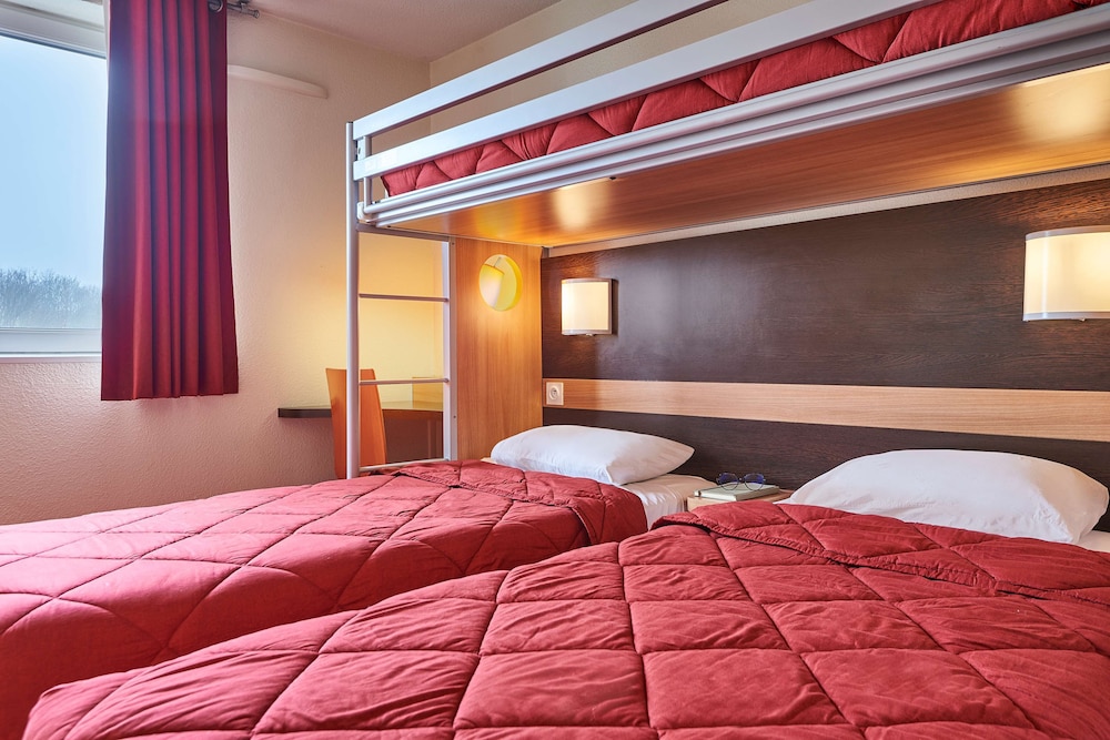 Standard Room, 3 Twin Beds - Photo 2