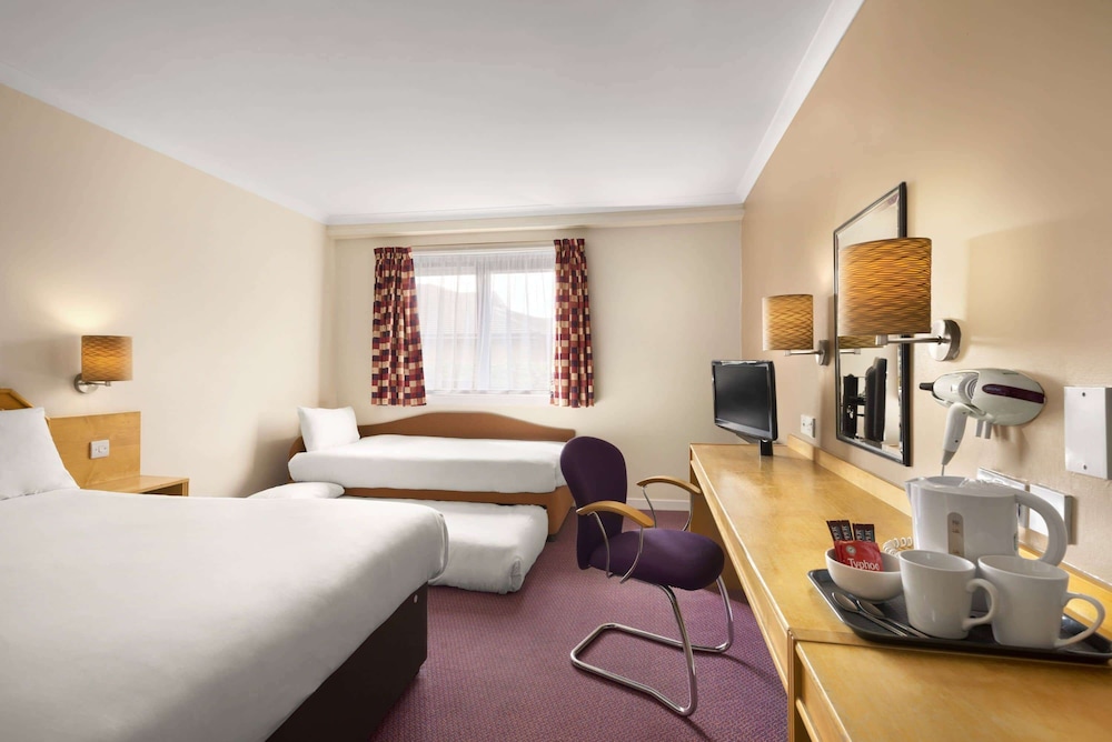 Room, Multiple Beds, Non Smoking photo 1