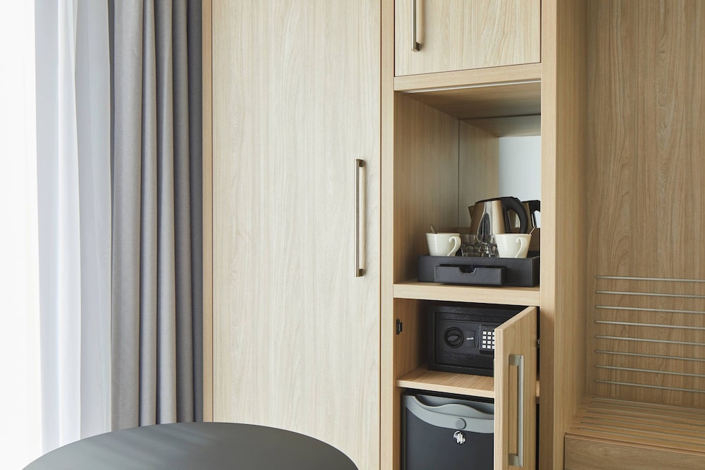 Standard Room, 2 Twin Beds - Photo 5
