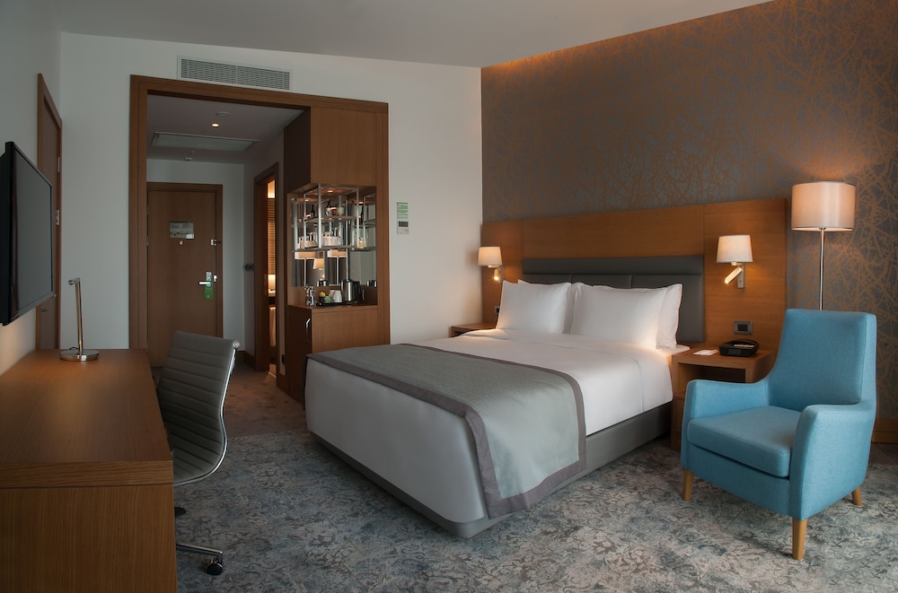 Standard Room, 1 Queen Bed, Non Smoking, Sea View