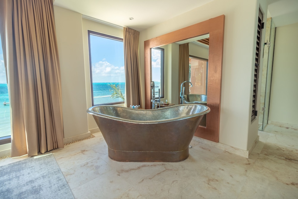 Belo Presidential Suite 1 King Bed Ocean View