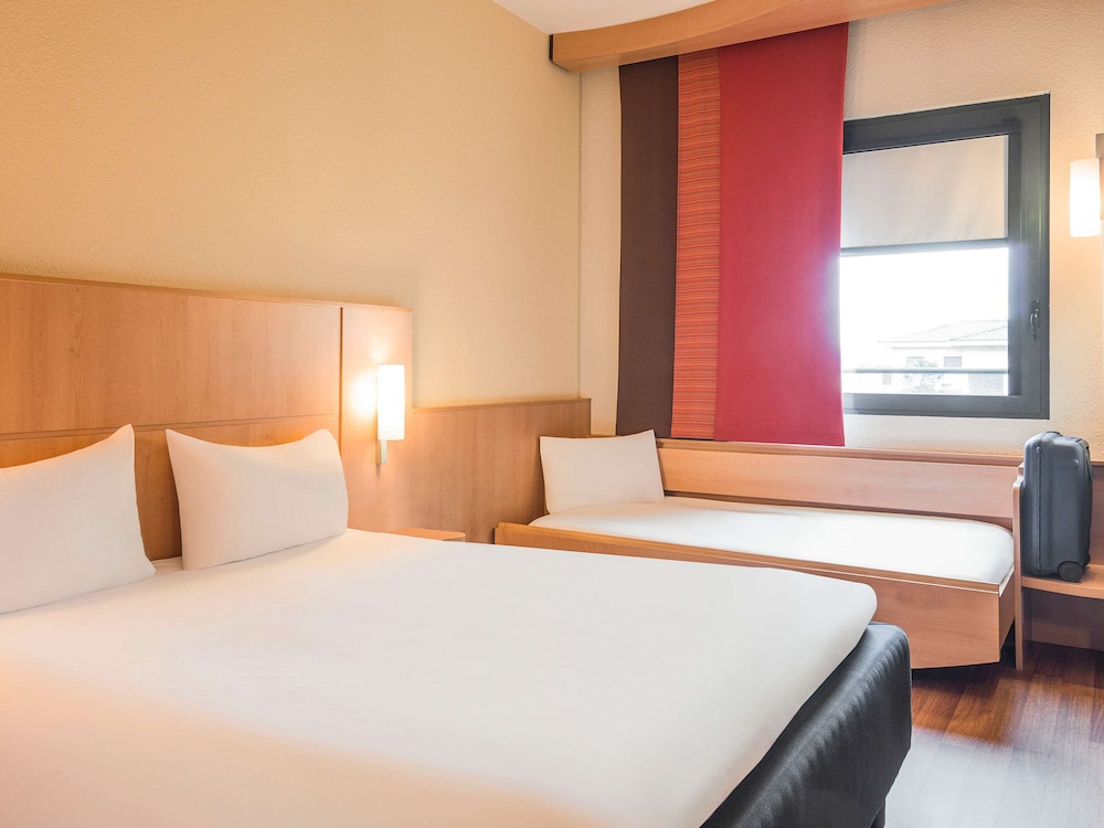 Standard Double Room, Multiple Beds - Photo 4