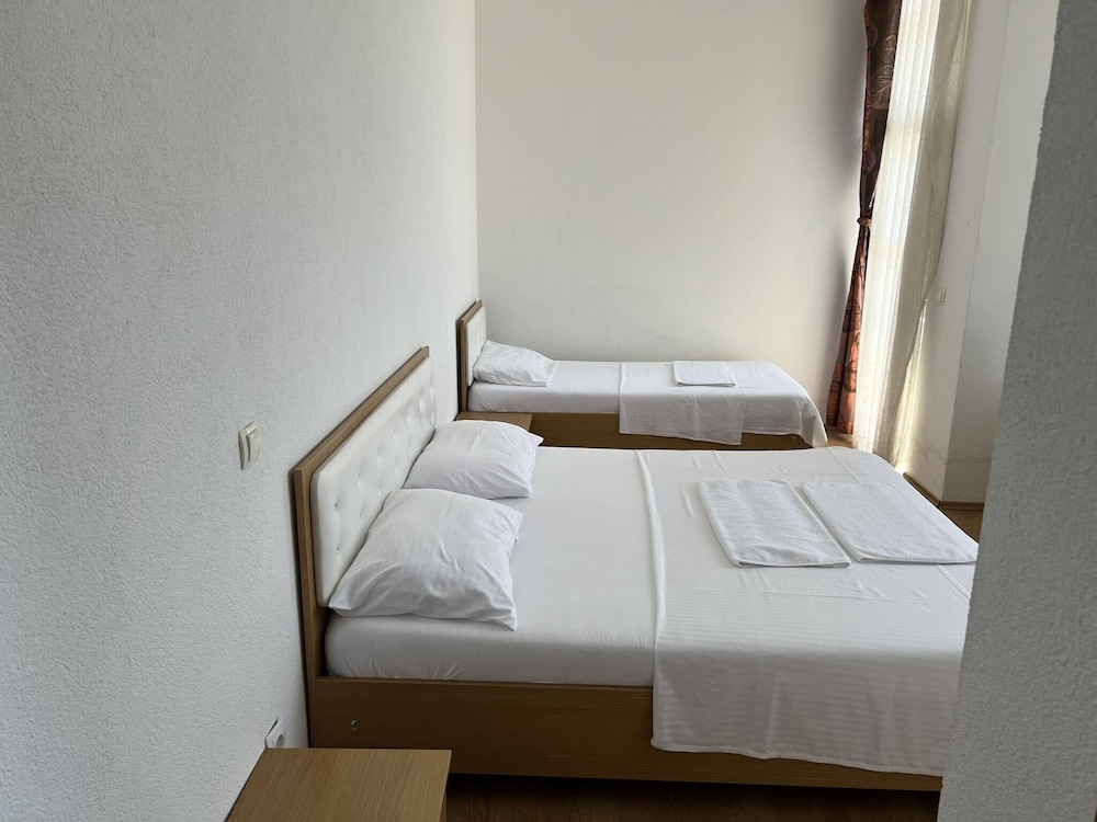 Deluxe Room, Multiple Beds photo 1