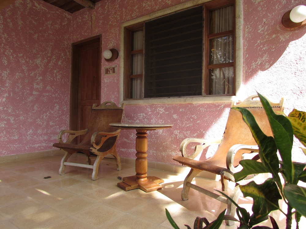 Standard Double Room, 2 Double Beds - Photo 12