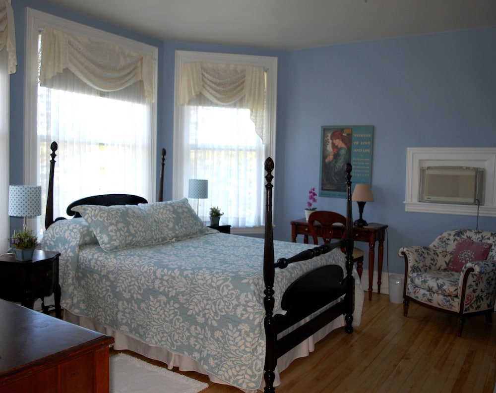 Oxford Blue photo 1