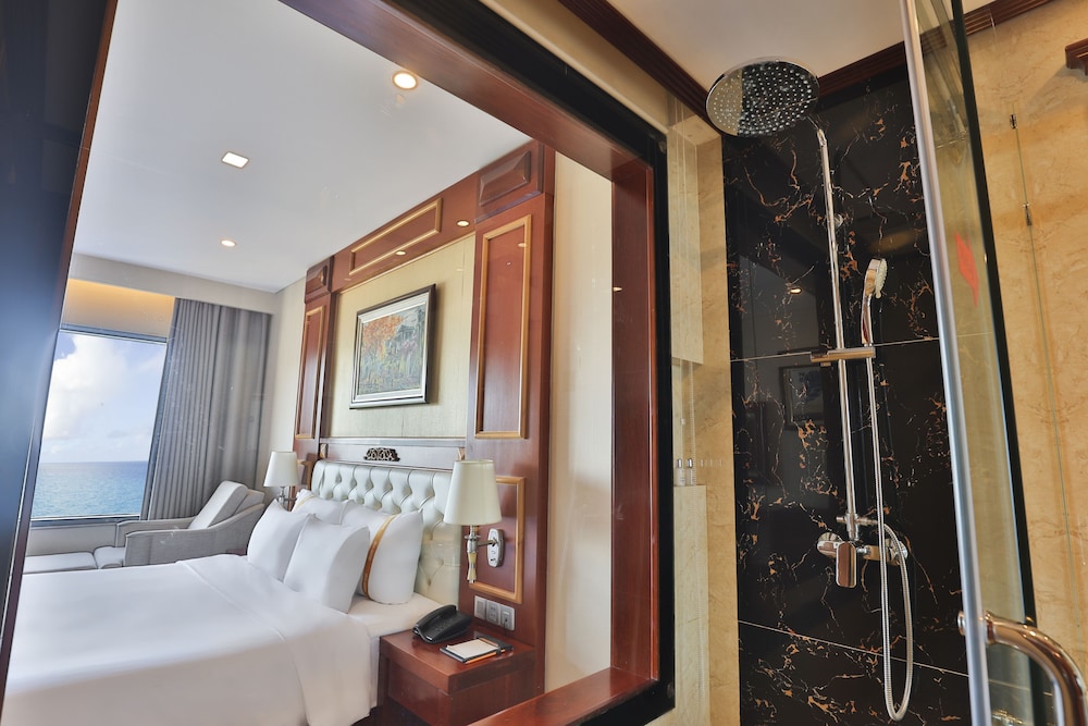 Deluxe Double Room, Ocean View - Photo 2