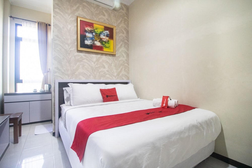 Double Room (Reddoorz) - Photo 1