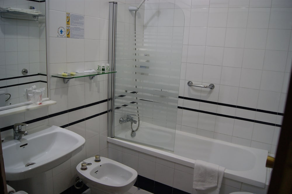 Superior Double Room, Ensuite, Sea View photo 2